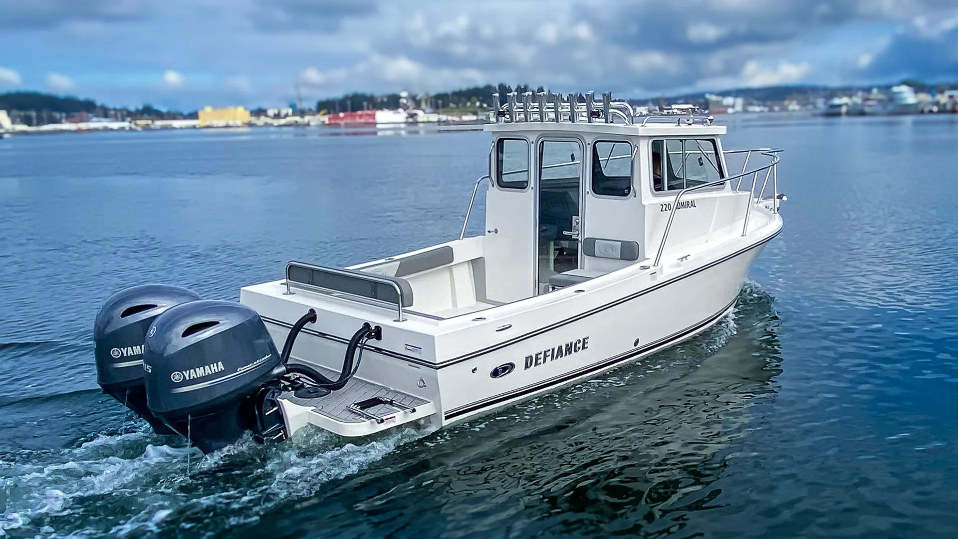 Defiance 220 Admiral offshore pilothouse